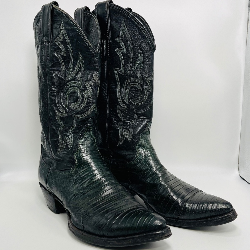 Justin Black/w-green Leather cowgirl boots.  SZ: 6.5 B. G.C.
